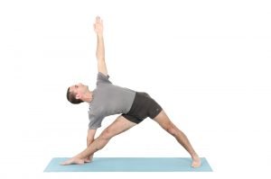 ejercicios para escoliosis - utthita trikonasana (yoga)